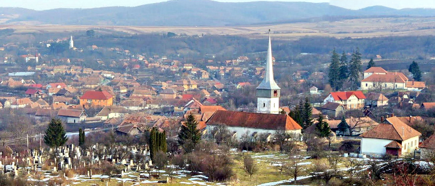 Moldovenești, mai demult Varfalău, (în maghiară Várfalva)